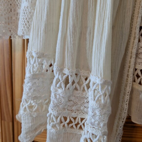 De Philo  Golden Tote Open Back La Boheme Blouse Medium Boho White Lace Crochet - Picture 14 of 16